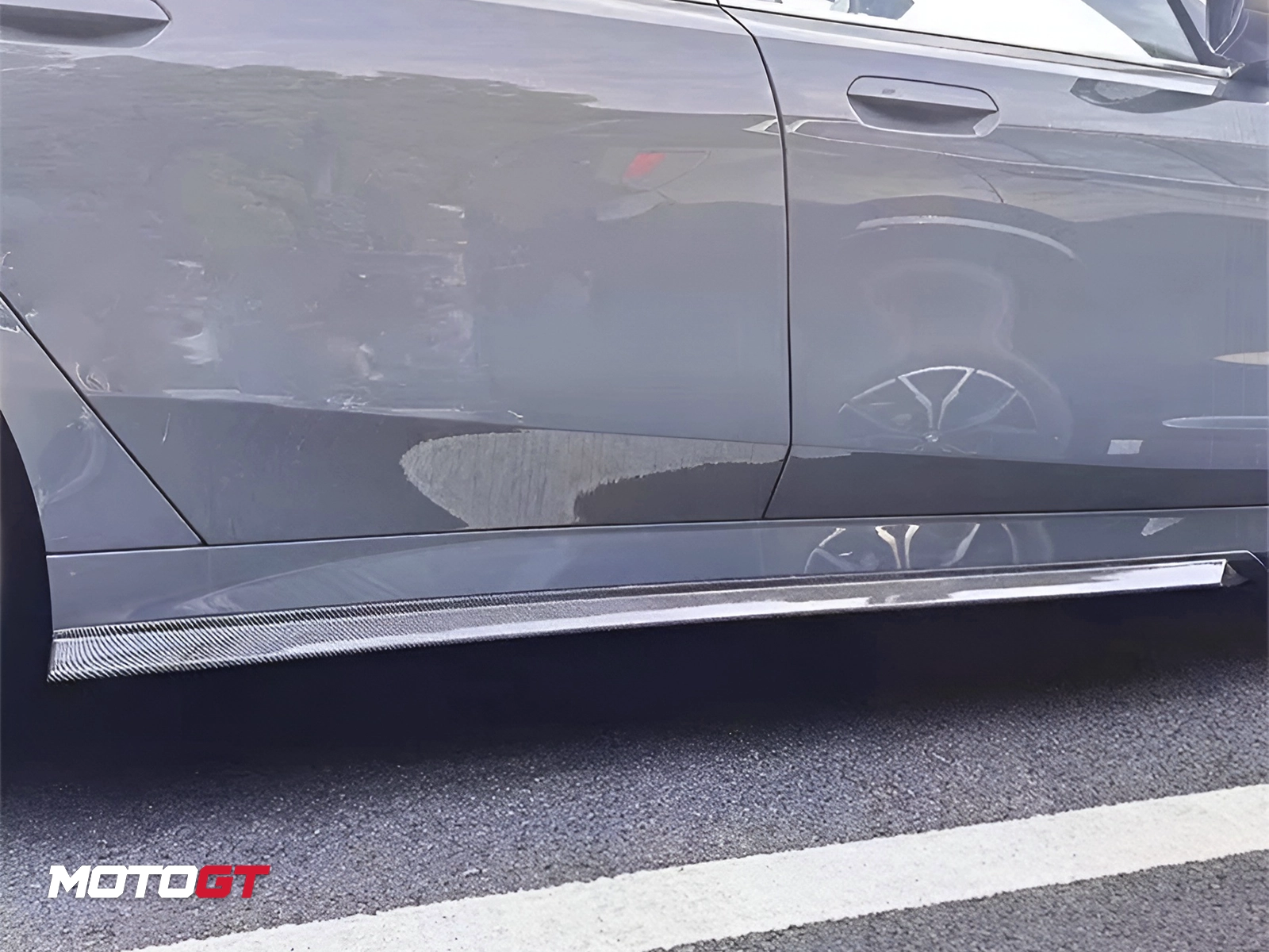 5 SERIES SIDE SKIRT TRIM